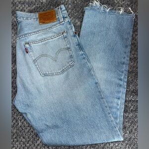 Levi's premium women’s 501 Classic Light Blue Jeans 28 x 29 urban outfitters